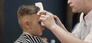 How to Cut the Hair of a Child with a Machine
