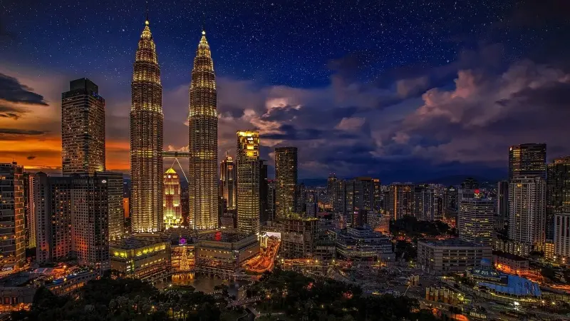 Exploring the Petronas Twin Towers: An Unforgettable Architectural Marvel